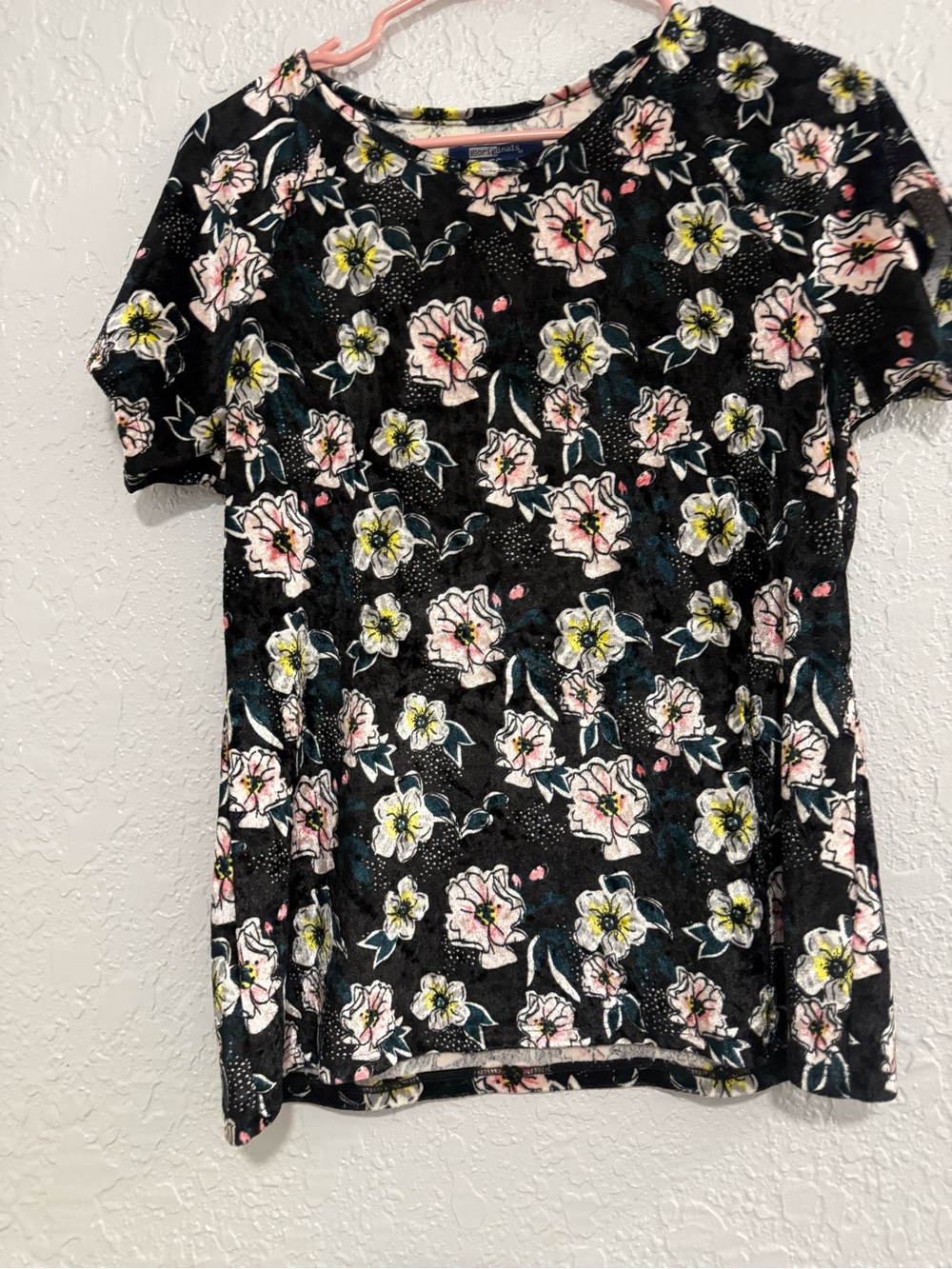 Men's Short-Sleeve Floral Tee - Black with Pink & Yellow Flowers